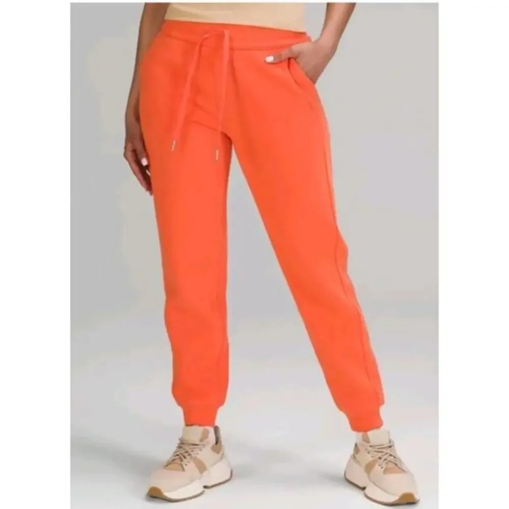 Lululemon orange scuba joggers‎